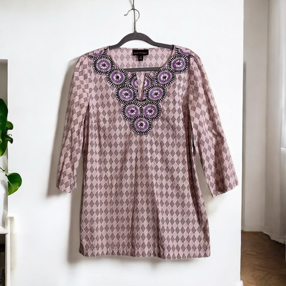 Dana Buchman Embroidered Top. Grey, White, Black & Purple.